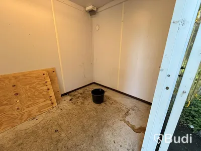 20-foot office/workshop container | Repair project