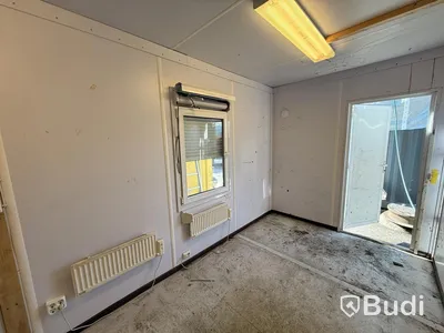 20-foot office/workshop container | Repair project