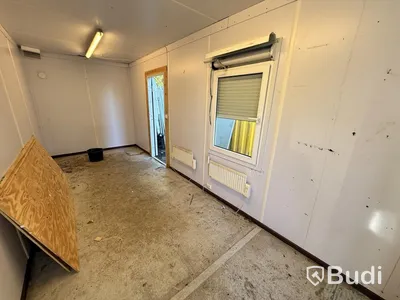 20-foot office/workshop container | Repair project