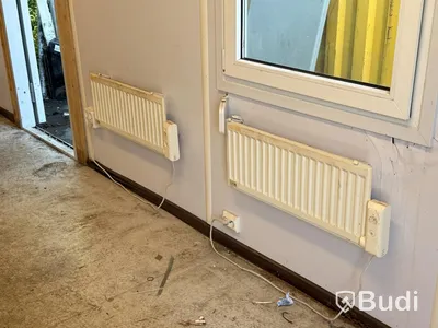 20-foot office/workshop container | Repair project