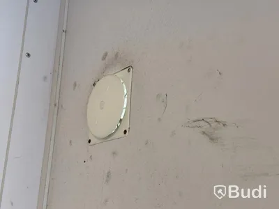 20-foot office/workshop container | Repair project