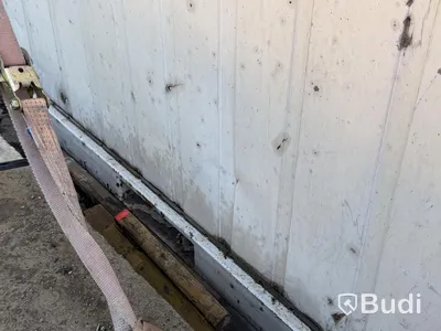 20-foot office/workshop container | Repair project