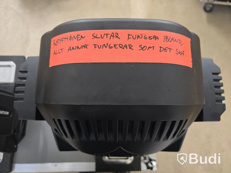 2 st. Moving Heads | LITELEES Big Eye L10 (en delvis defekt).