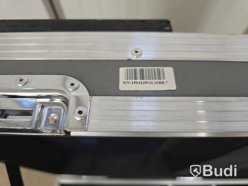 2 st. Moving Heads | LITELEES Big Eye L10 (en delvis defekt).