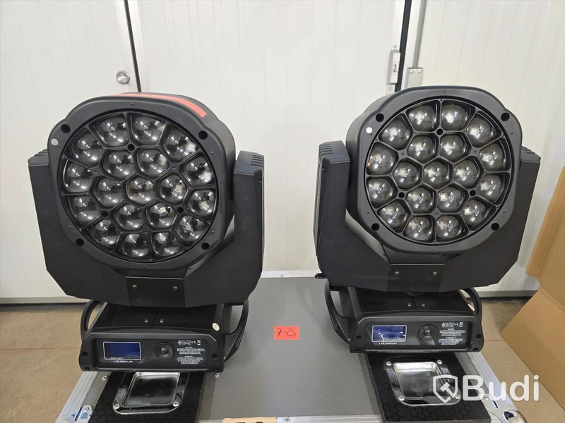 2 st. Moving Heads | LITELEES Big Eye L10 (en delvis defekt).