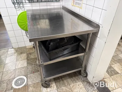 Rostfri vagn med låda