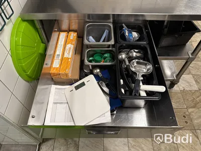 Rostfri vagn med låda