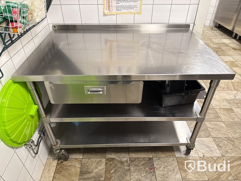Rostfri vagn med låda