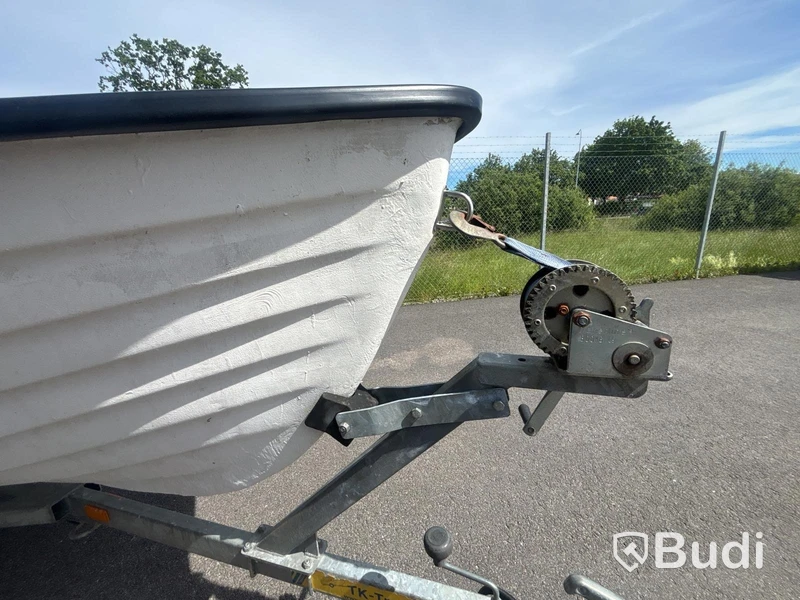 Motorbåt 4.65m med Mercury 4hk och båtkärra