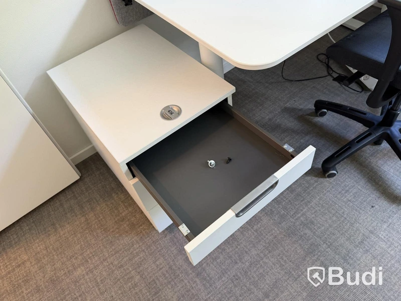 Office workstation, electrically height-adjustable desk, office chair, monitor, drawer unit, sound-absorbing desk screen, wastepaper bin, oil-filled radiator