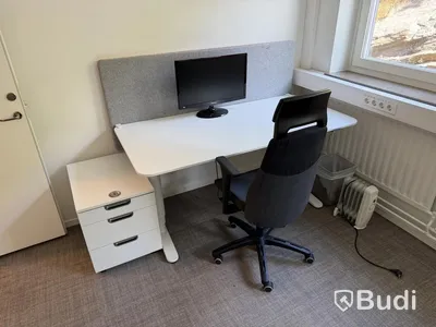 Office workstation, electrically height-adjustable desk, office chair, monitor, drawer unit, sound-absorbing desk screen, wastepaper bin, oil-filled radiator
