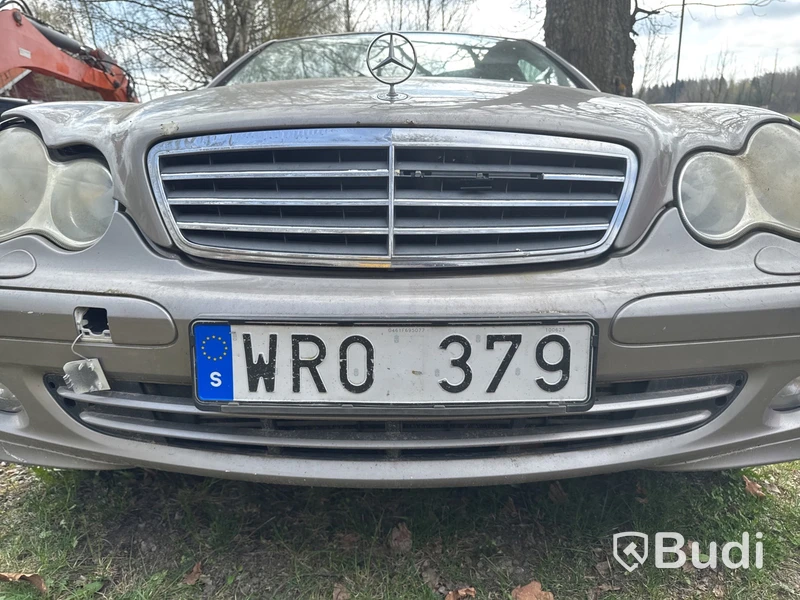 MERCEDES-BENZ C 180 KOMP -05 (27000km) Renoveringsobjekt