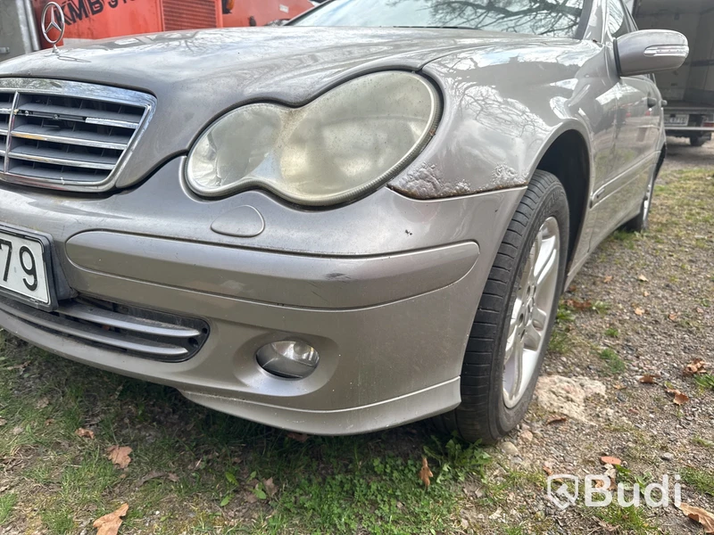MERCEDES-BENZ C 180 KOMP -05 (27000km) Renoveringsobjekt