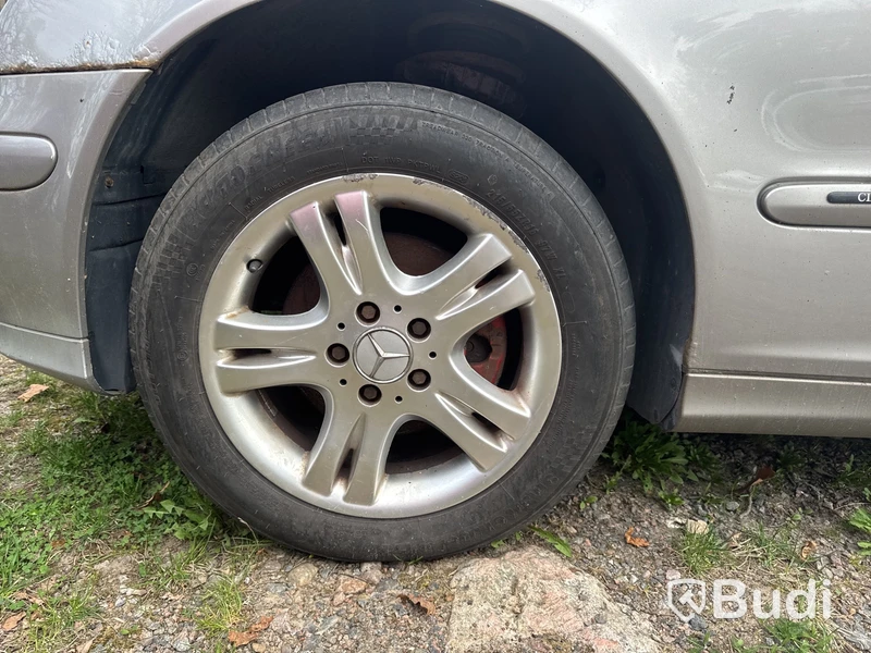 MERCEDES-BENZ C 180 KOMP -05 (27000km) Renoveringsobjekt