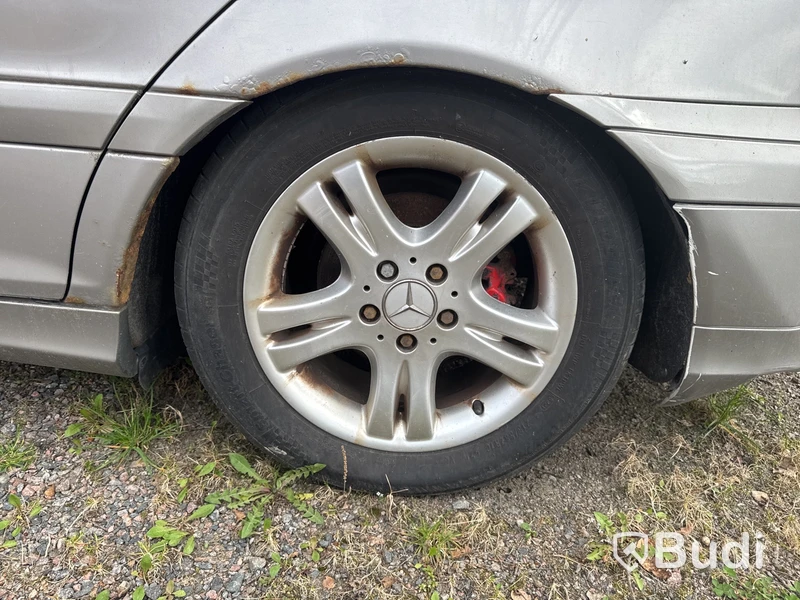 MERCEDES-BENZ C 180 KOMP -05 (27000km) Renoveringsobjekt