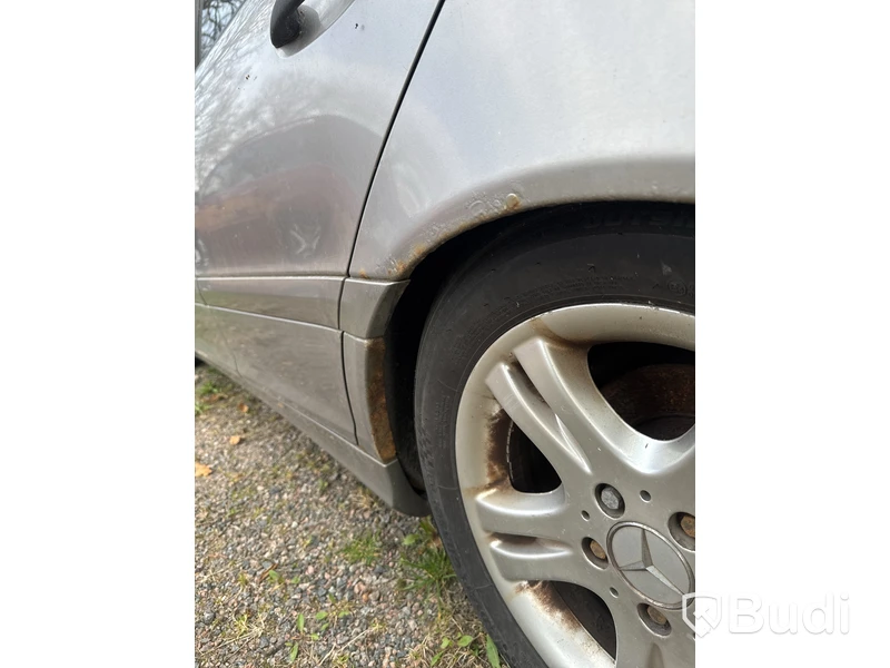 MERCEDES-BENZ C 180 KOMP -05 (27000km) Renoveringsobjekt