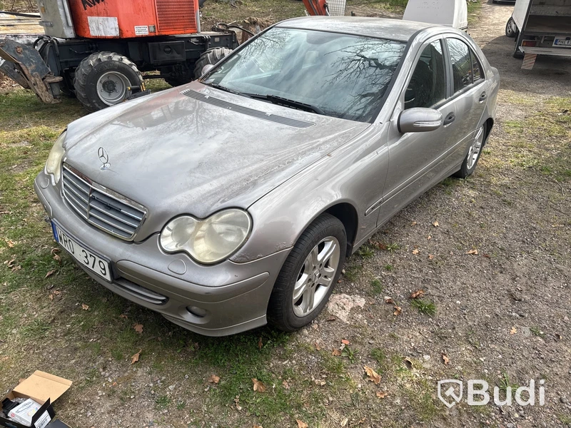 MERCEDES-BENZ C 180 KOMP -05 (27000km) Renoveringsobjekt