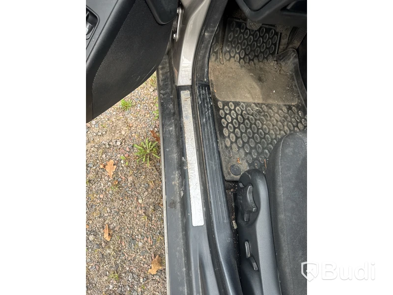 MERCEDES-BENZ C 180 KOMP -05 (27000km) Renoveringsobjekt
