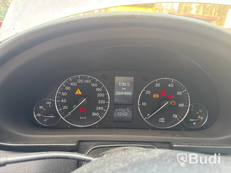 MERCEDES-BENZ C 180 KOMP -05 (27000km) Renoveringsobjekt
