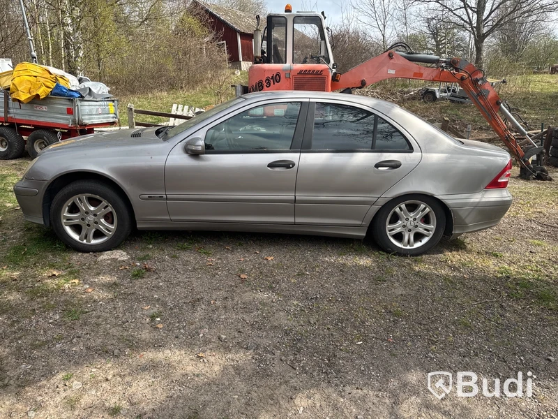 MERCEDES-BENZ C 180 KOMP -05 (27000km) Renoveringsobjekt