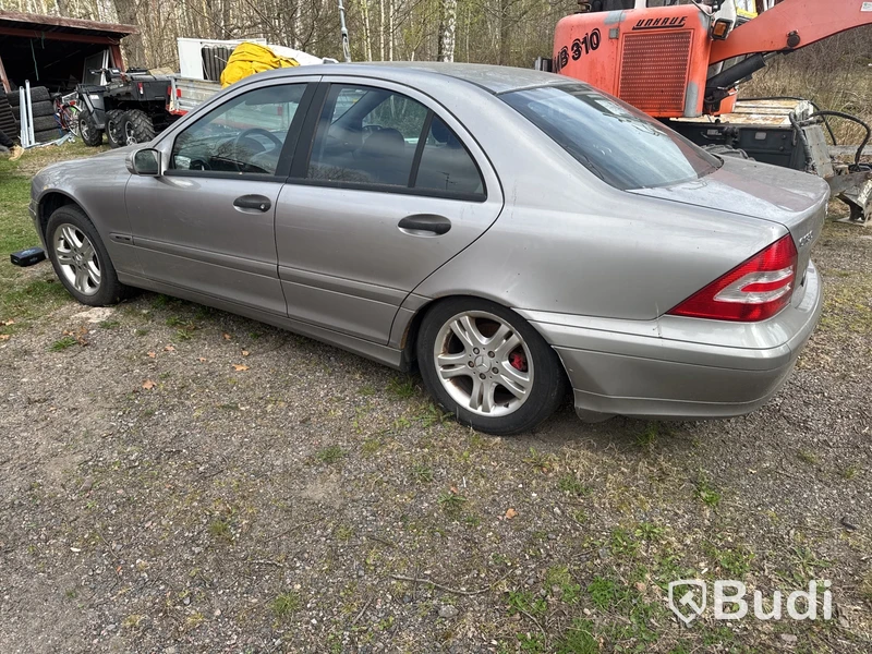 MERCEDES-BENZ C 180 KOMP -05 (27000km) Renoveringsobjekt