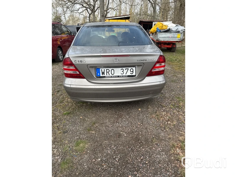 MERCEDES-BENZ C 180 KOMP -05 (27000km) Renoveringsobjekt