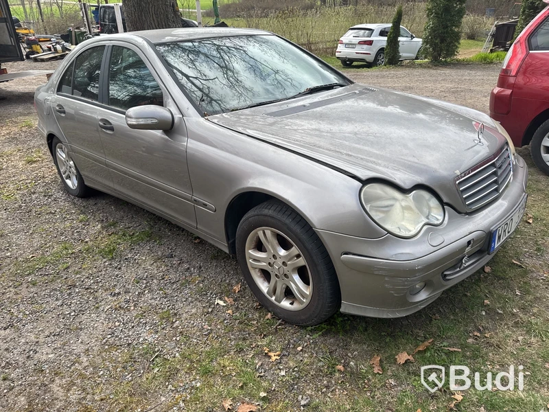 MERCEDES-BENZ C 180 KOMP -05 (27000km) Renoveringsobjekt