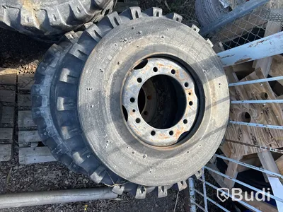 Däck till Grävmaskin 25 st