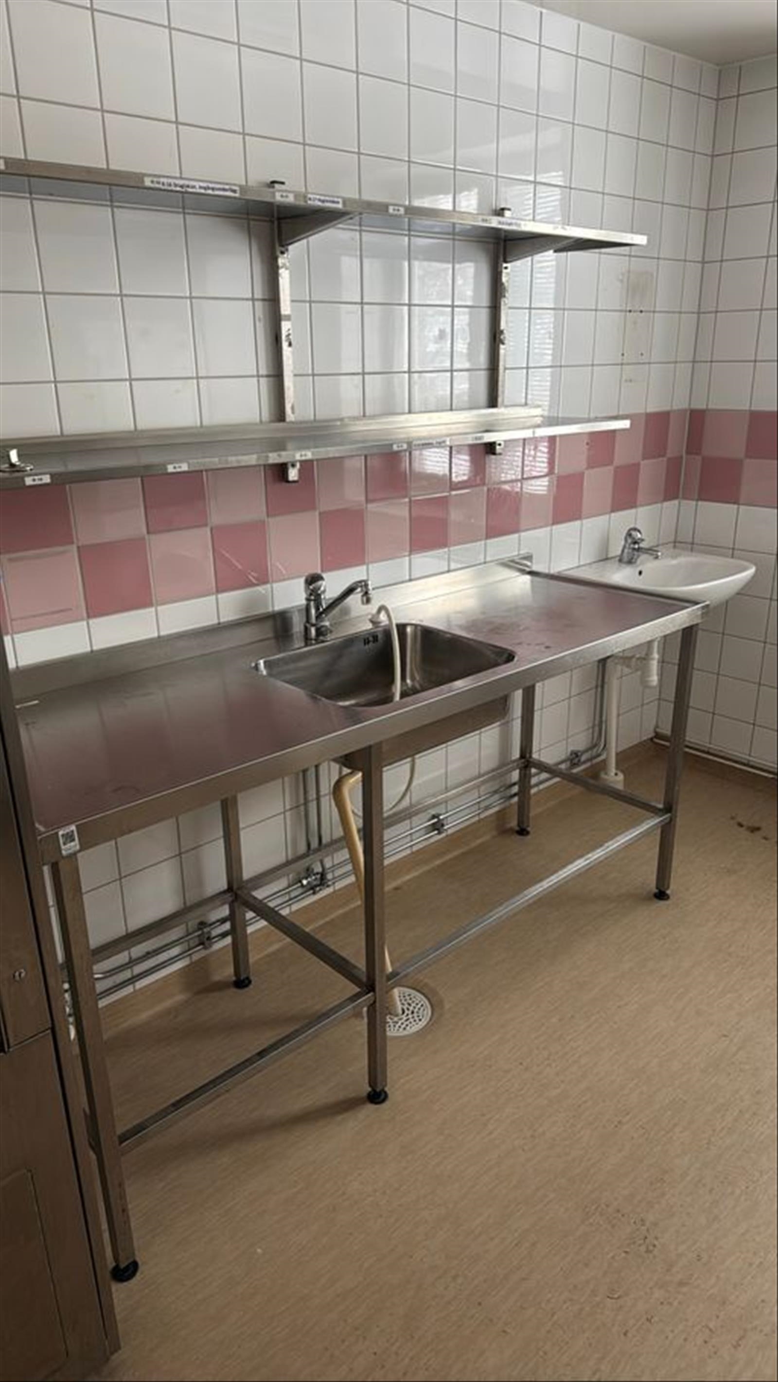 Rostfri bänk med hyllor, 180 cm