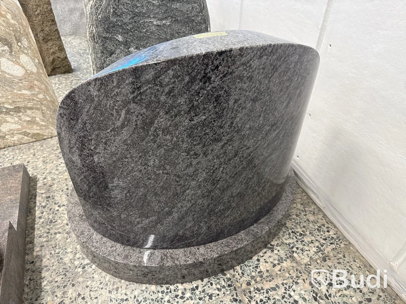 Gravsten | 94x70x78 cm