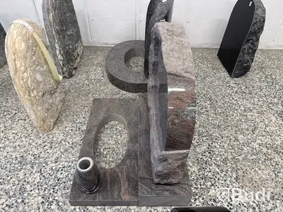 Gravsten | 90x70x90 cm