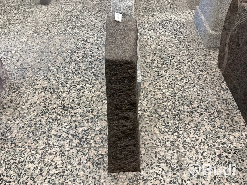 Gravsten | 30x11x80 cm