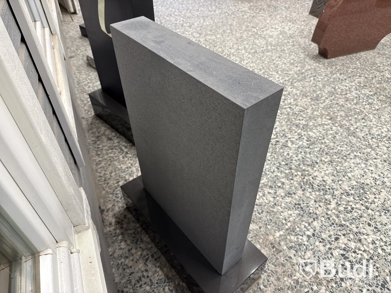 Gravsten | 47x10x82 cm