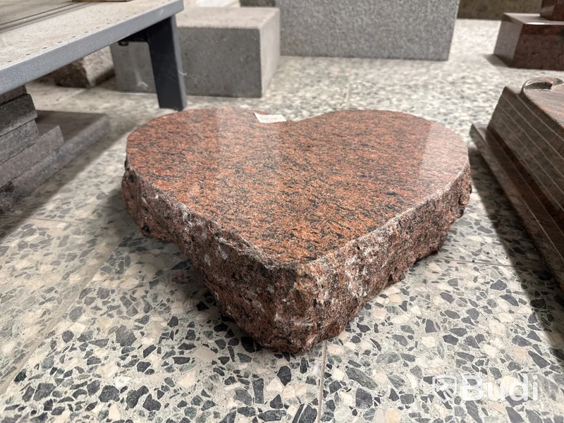 Gravsten | 42x40x9 cm