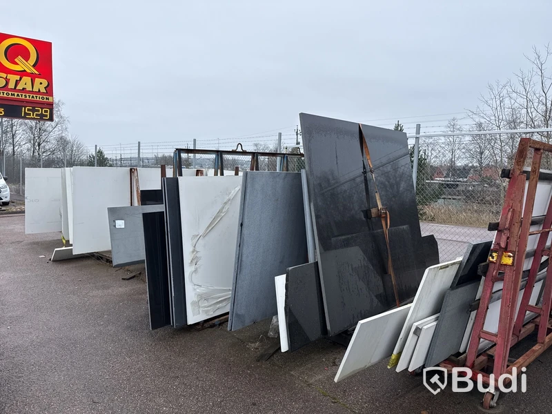 Parti bänkskivor av natursten & komposit