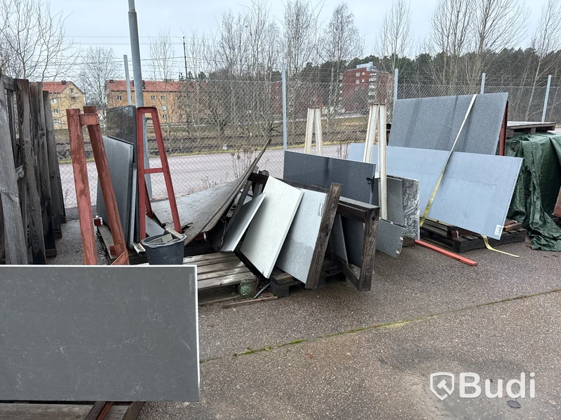 Parti bänkskivor av natursten & komposit