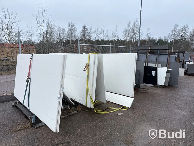 Parti bänkskivor av natursten & komposit