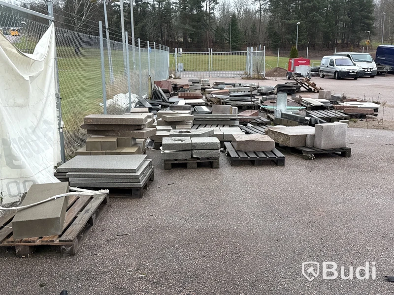 Stort parti marksten, skiffer, gatsten, gravstensmaterial etc.