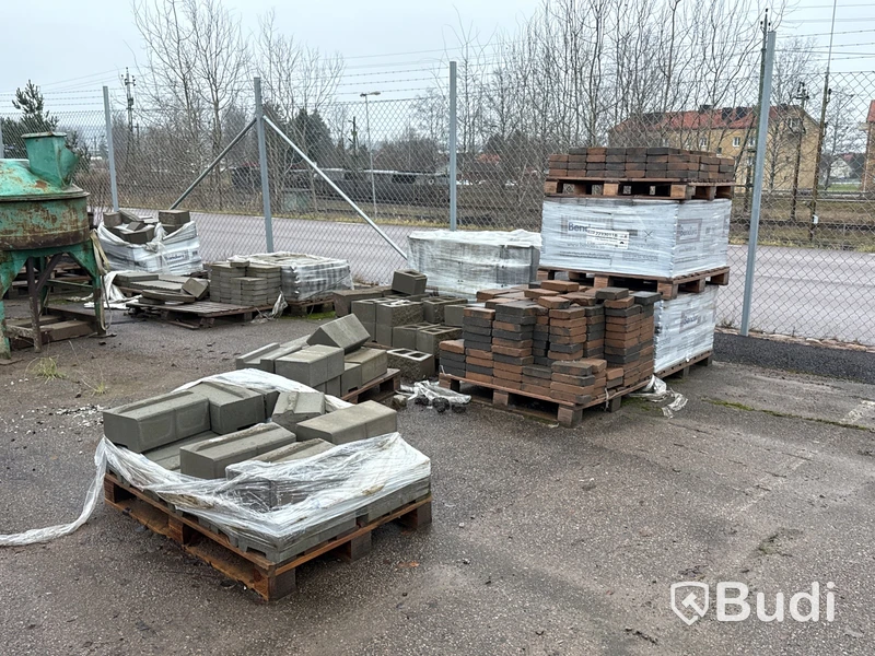 Stort parti marksten, skiffer, gatsten, gravstensmaterial etc.