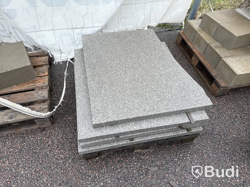 Stort parti marksten, skiffer, gatsten, gravstensmaterial etc.