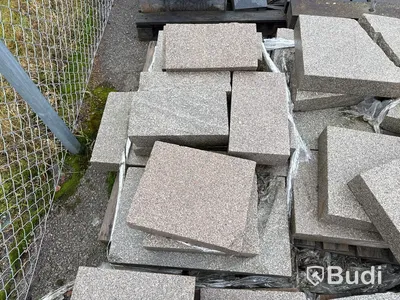 Stort parti marksten, skiffer, gatsten, gravstensmaterial etc.
