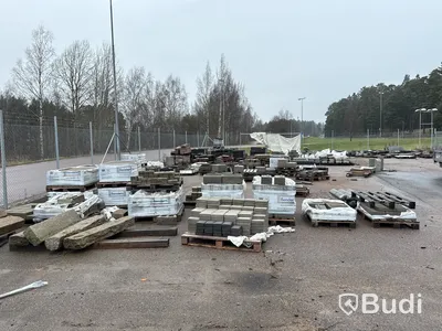 Stort parti marksten, skiffer, gatsten, gravstensmaterial etc.