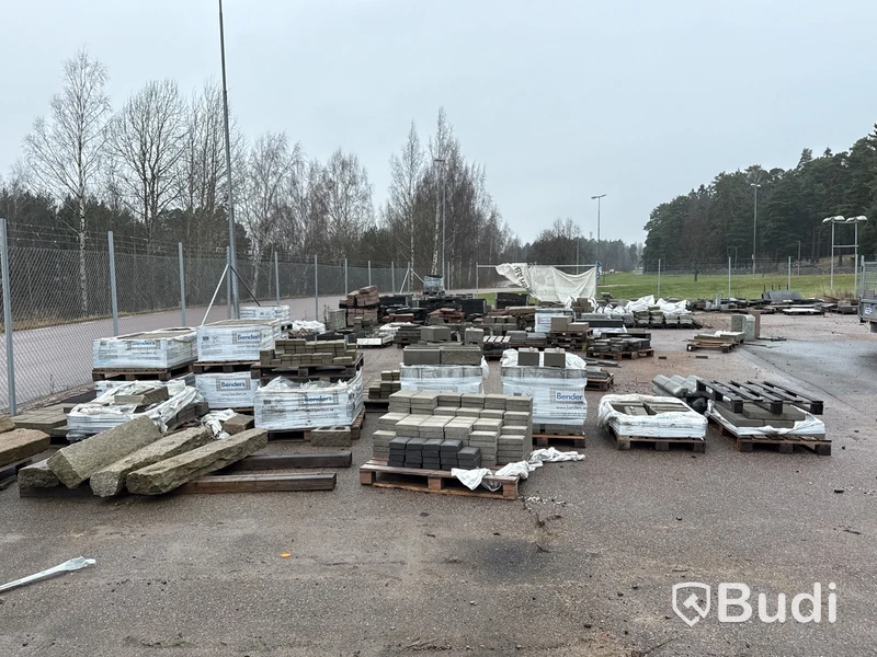 Stort parti marksten, skiffer, gatsten, gravstensmaterial etc.