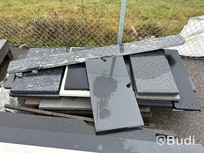 Stort parti marksten, skiffer, gatsten, gravstensmaterial etc.