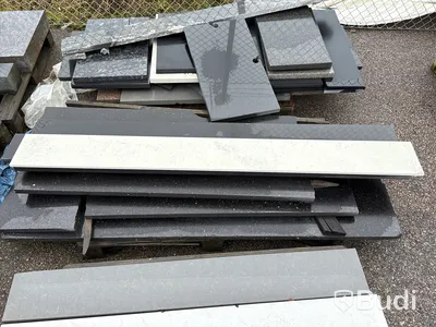 Stort parti marksten, skiffer, gatsten, gravstensmaterial etc.