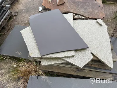 Stort parti marksten, skiffer, gatsten, gravstensmaterial etc.