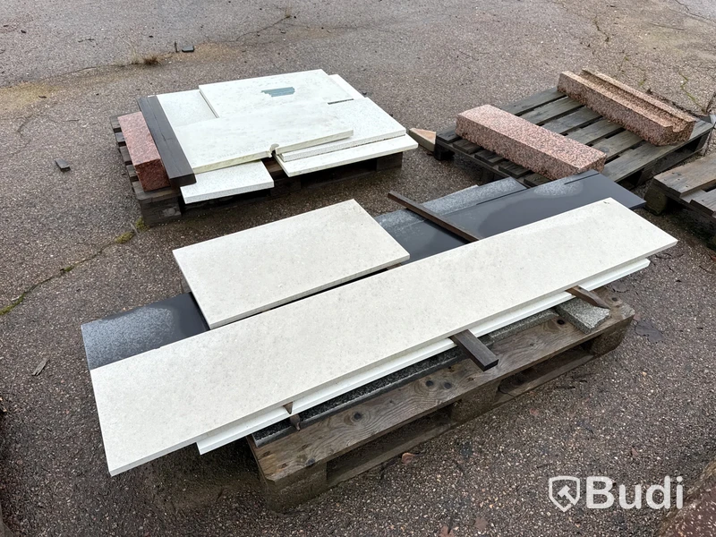 Stort parti marksten, skiffer, gatsten, gravstensmaterial etc.