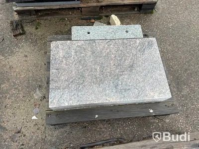 Stort parti marksten, skiffer, gatsten, gravstensmaterial etc.
