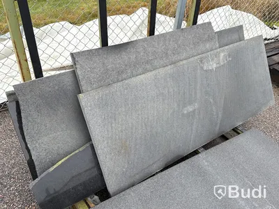 Stort parti marksten, skiffer, gatsten, gravstensmaterial etc.