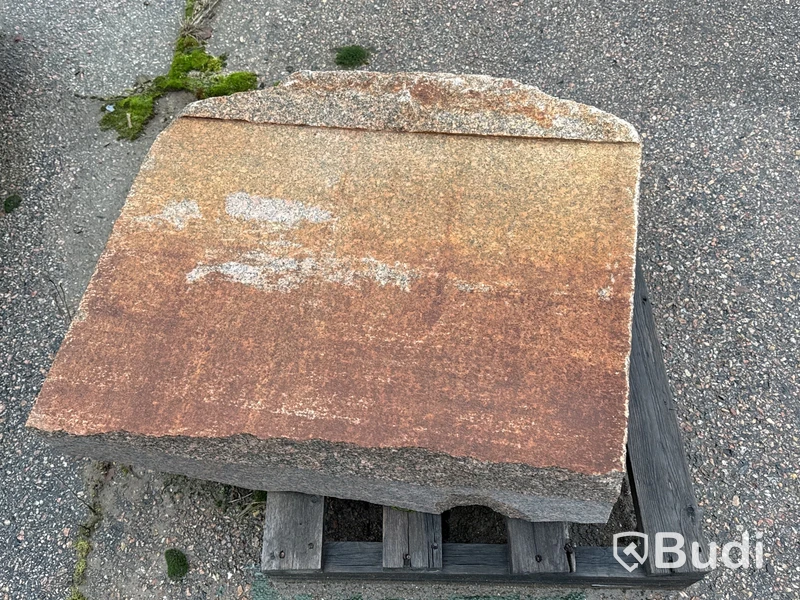 Stort parti marksten, skiffer, gatsten, gravstensmaterial etc.